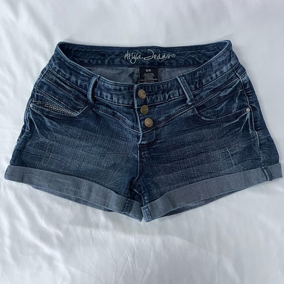Ariya Jeans Junior's Cut Off Shorts Size 5/6 with 3 Button Fly with Cuffed Hem - Picture 1 of 12